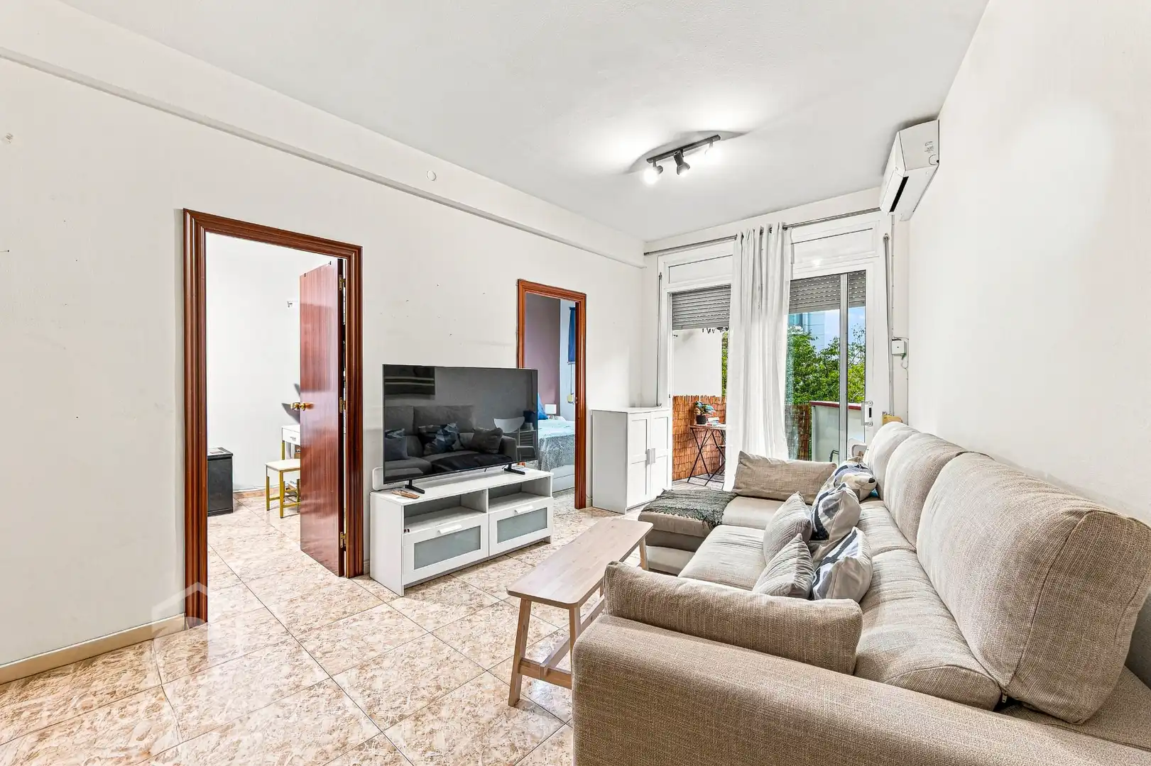 Sala d'estar de Pis en venda en Barcelona amb Aire condicionat i Terrassa