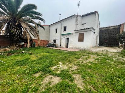 Exterior view of House or chalet for sale in Casarrubios del Monte  with Heating, Private garden and Furnished