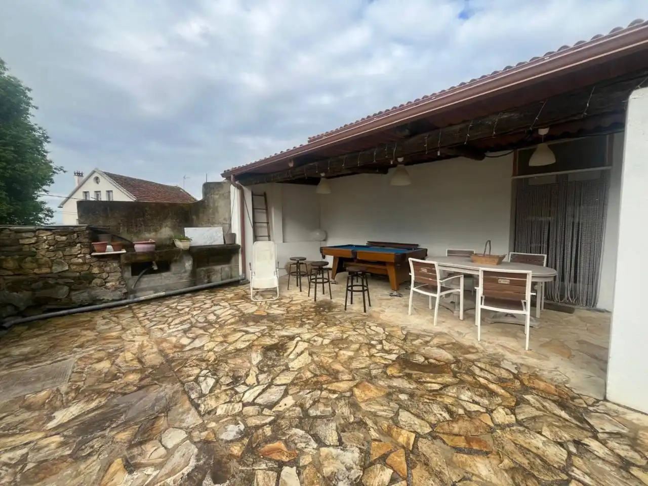 Terrasse von Haus oder Chalet zur Miete in Miño mit Heizung, Privatgarten und Schwimmbad