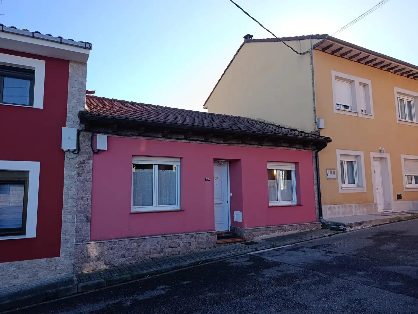 Vista exterior de Casa o chalet en venta en Avilés con Terraza, Trastero y Amueblado