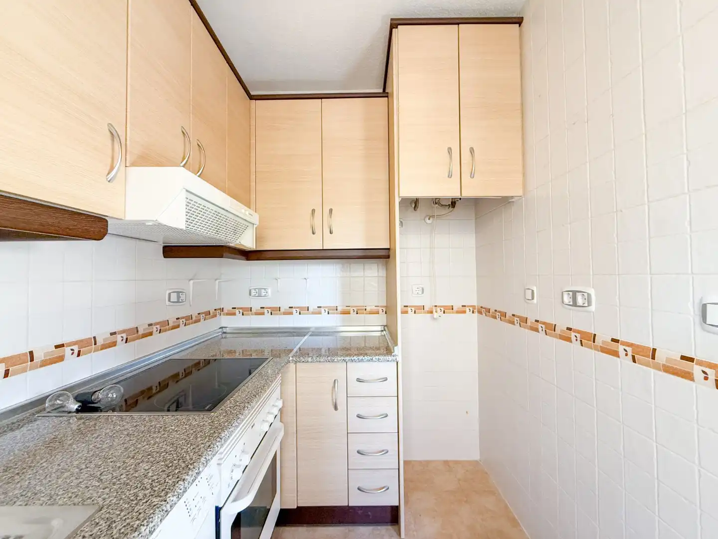 Cocina de Apartamento en venta en Águilas con Terraza, Piscina y Balcón