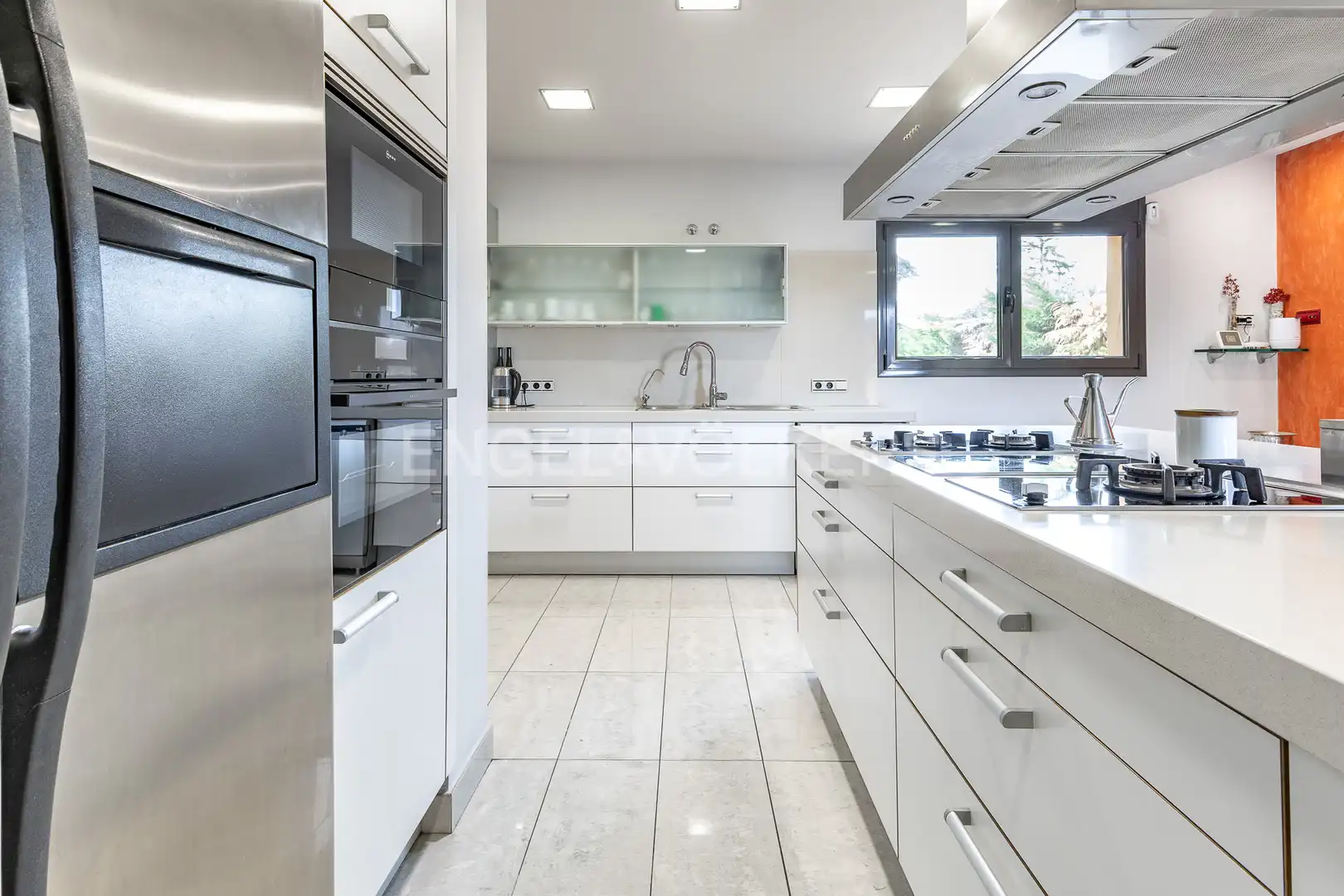 Cocina de Casa o chalet en venta en Canovelles con Aire acondicionado, Calefacción y Jardín privado
