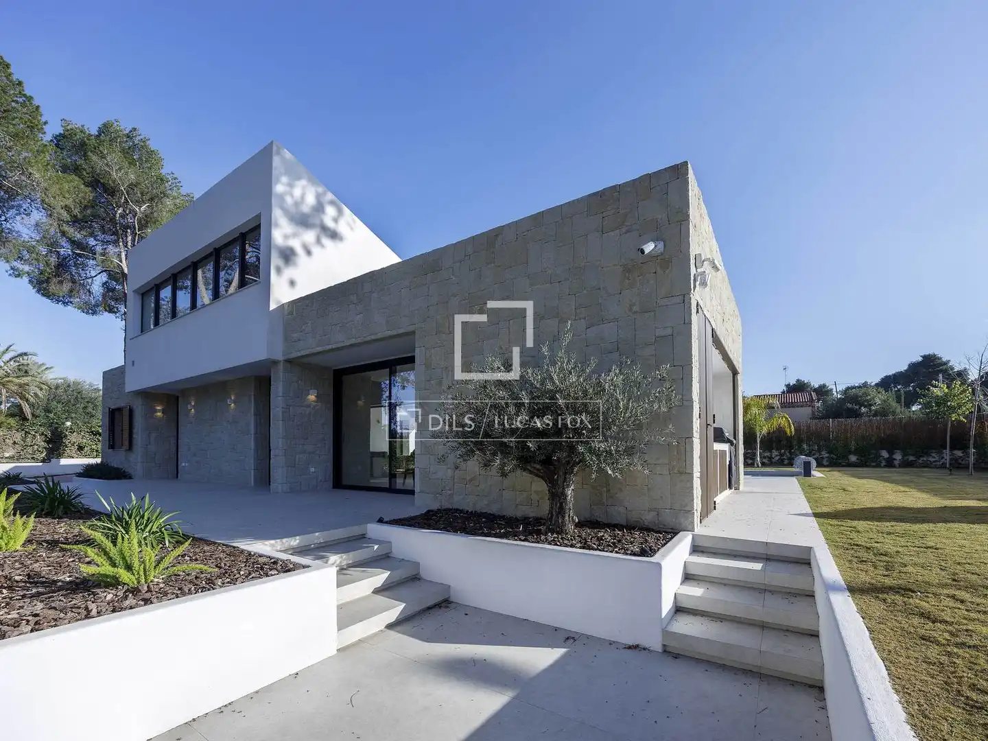 Vista exterior de Casa o chalet en venta en L'Eliana con Aire acondicionado, Calefacción y Jardín privado