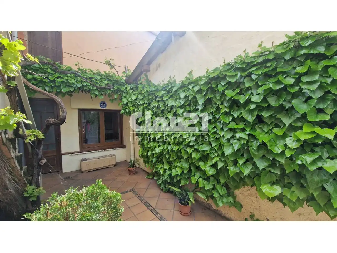 Houses for sale in Cardona