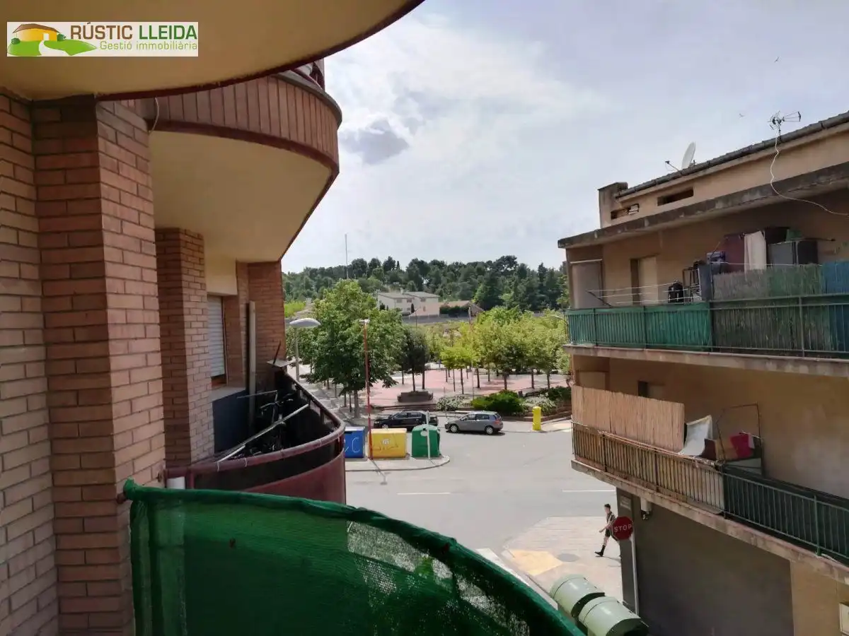 Vista exterior de Pis en venda en Tàrrega amb Terrassa, Traster i Balcó
