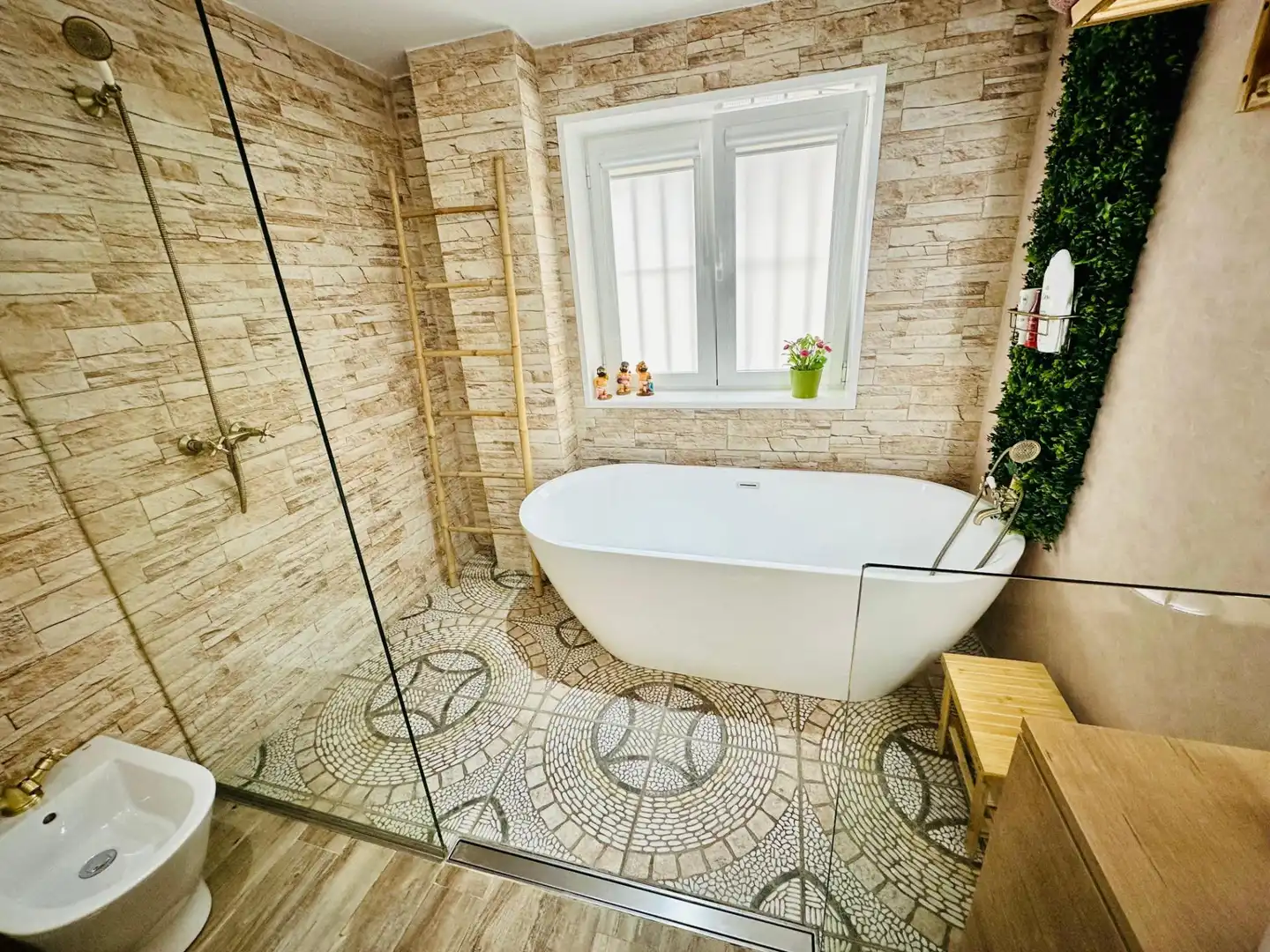 Badezimmer von Wohnung zum Verkauf in Málaga Capital mit Klimaanlage, Terrasse und Balkon