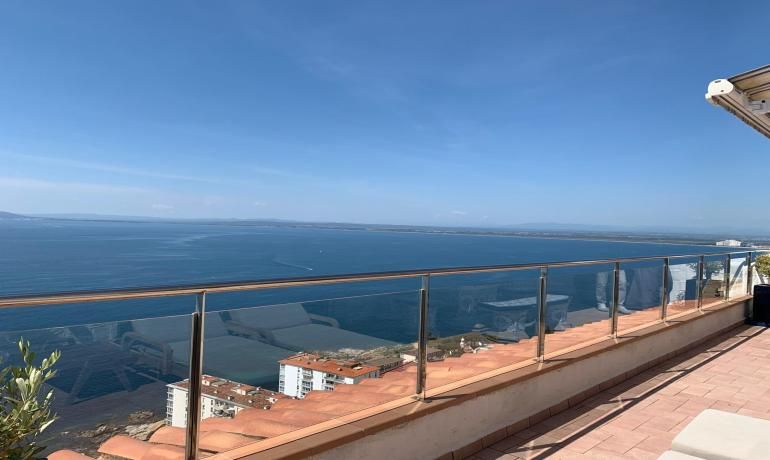 Terraza de Ático en venta en Roses con Calefacción y Trastero