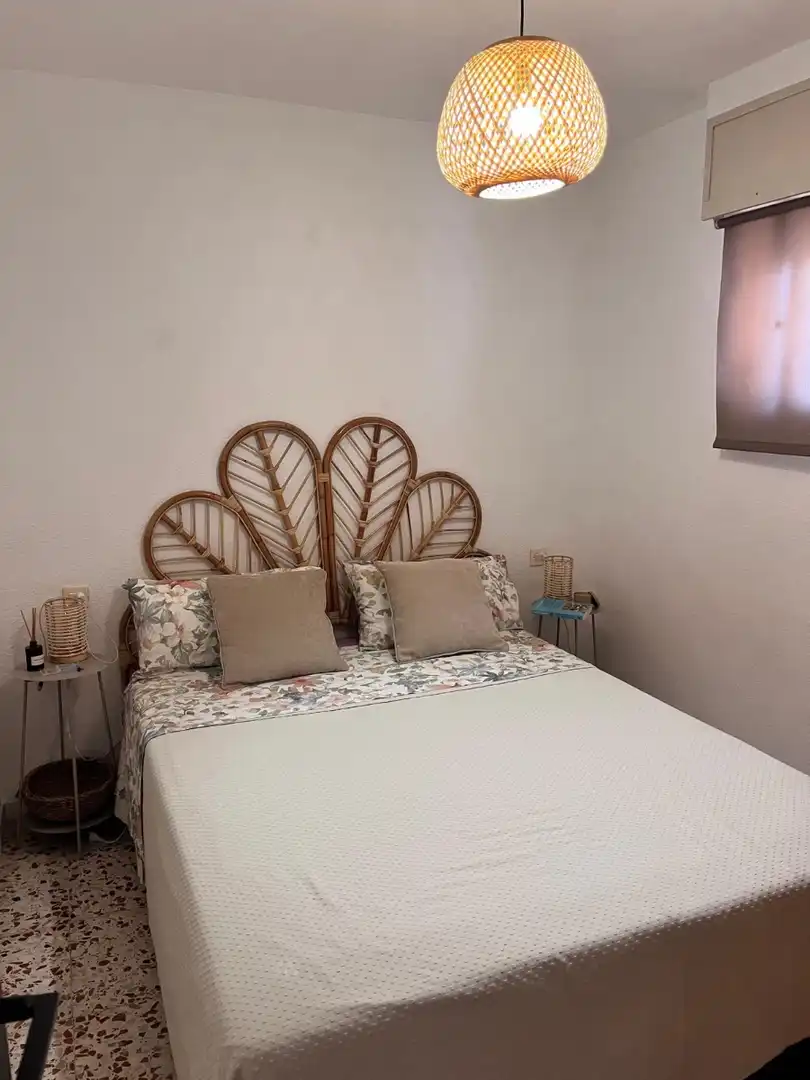 Dormitori de Pis de lloguer en Torrevieja amb Aire condicionat, Calefacció i Terrassa