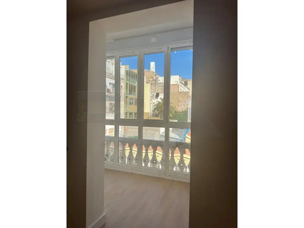 Habitación de Piso en venta en Tarragona con Aire acondicionado, Horno y Microondas