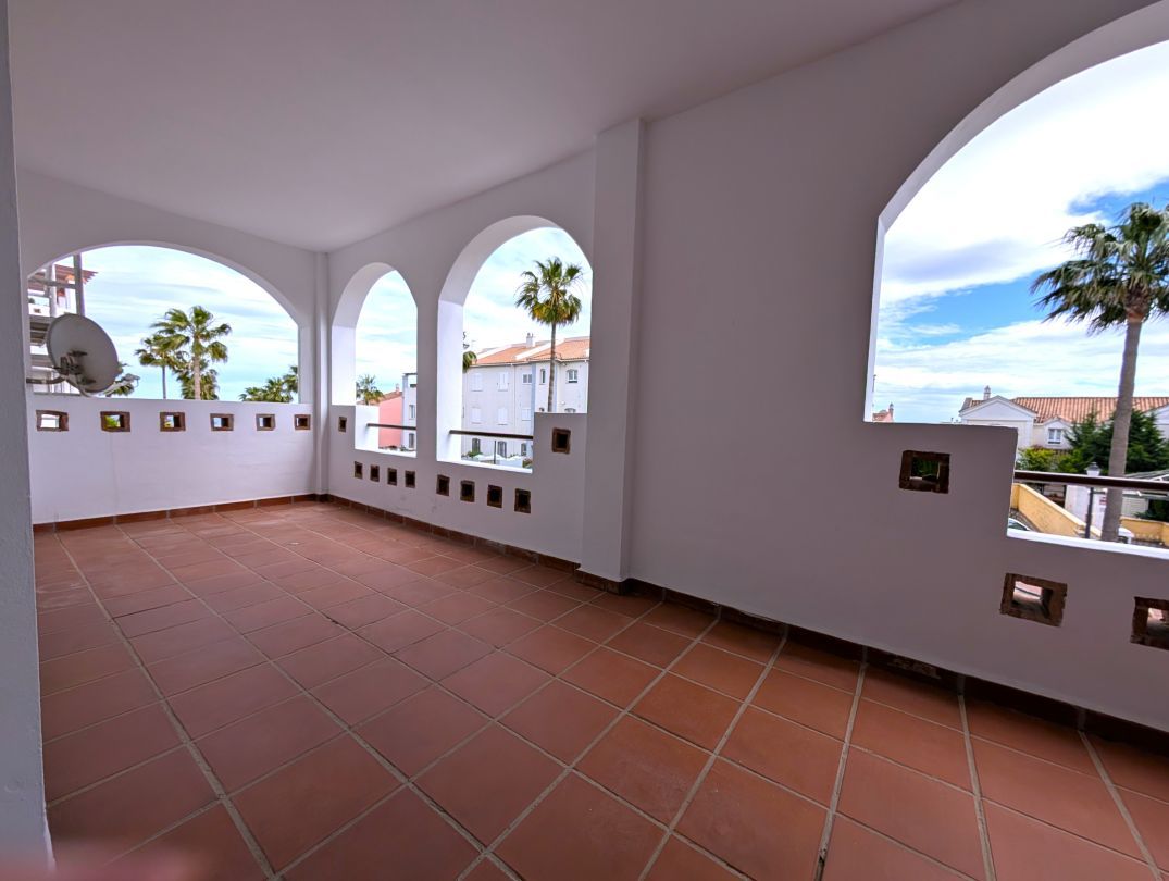 Terrace of Flat for sale in La Alcaidesa  with Air Conditioner, Private garden and Terrace