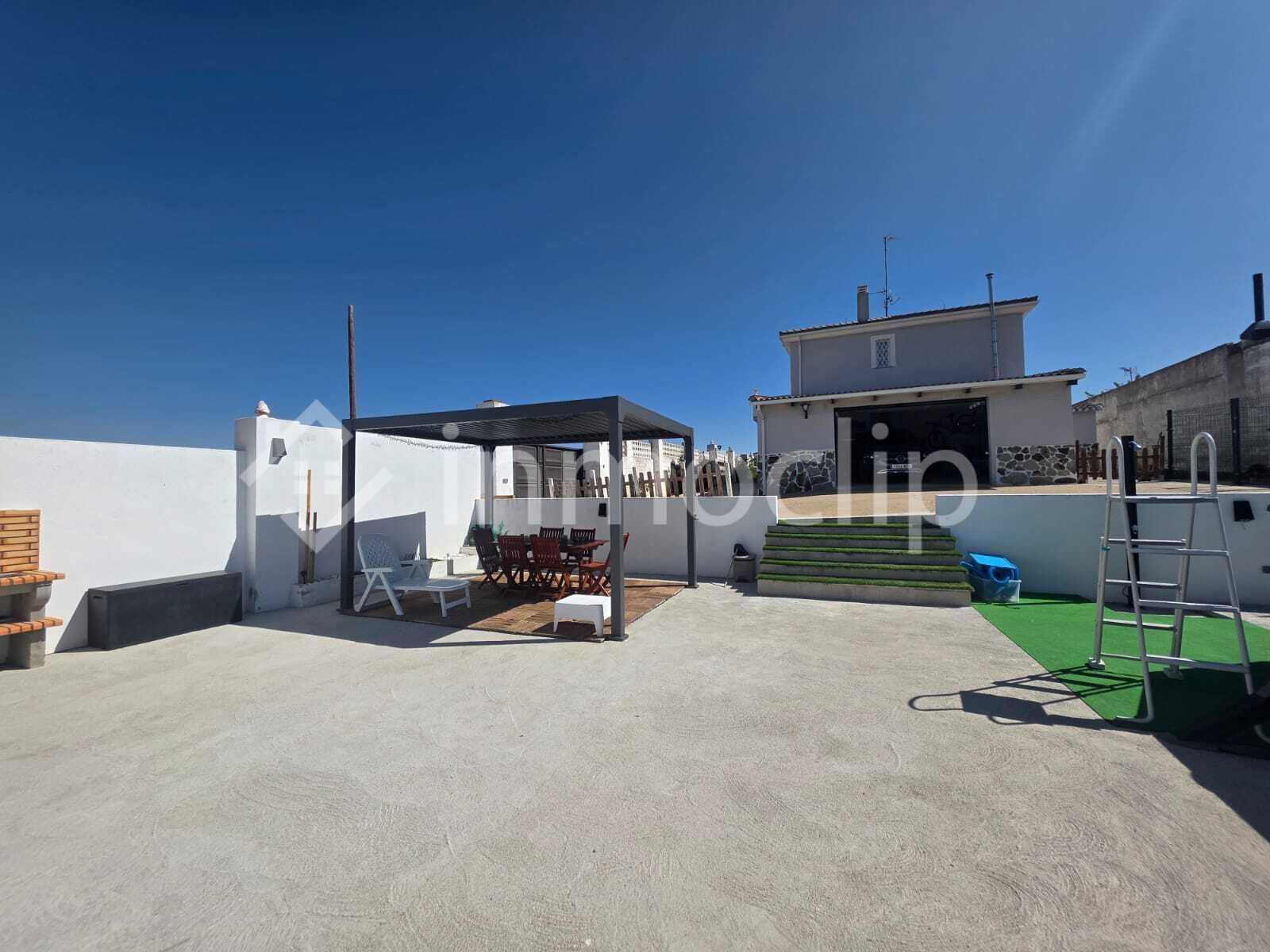 Exterior view of House or chalet for sale in Calvarrasa de Arriba  with Heating, Private garden and Terrace