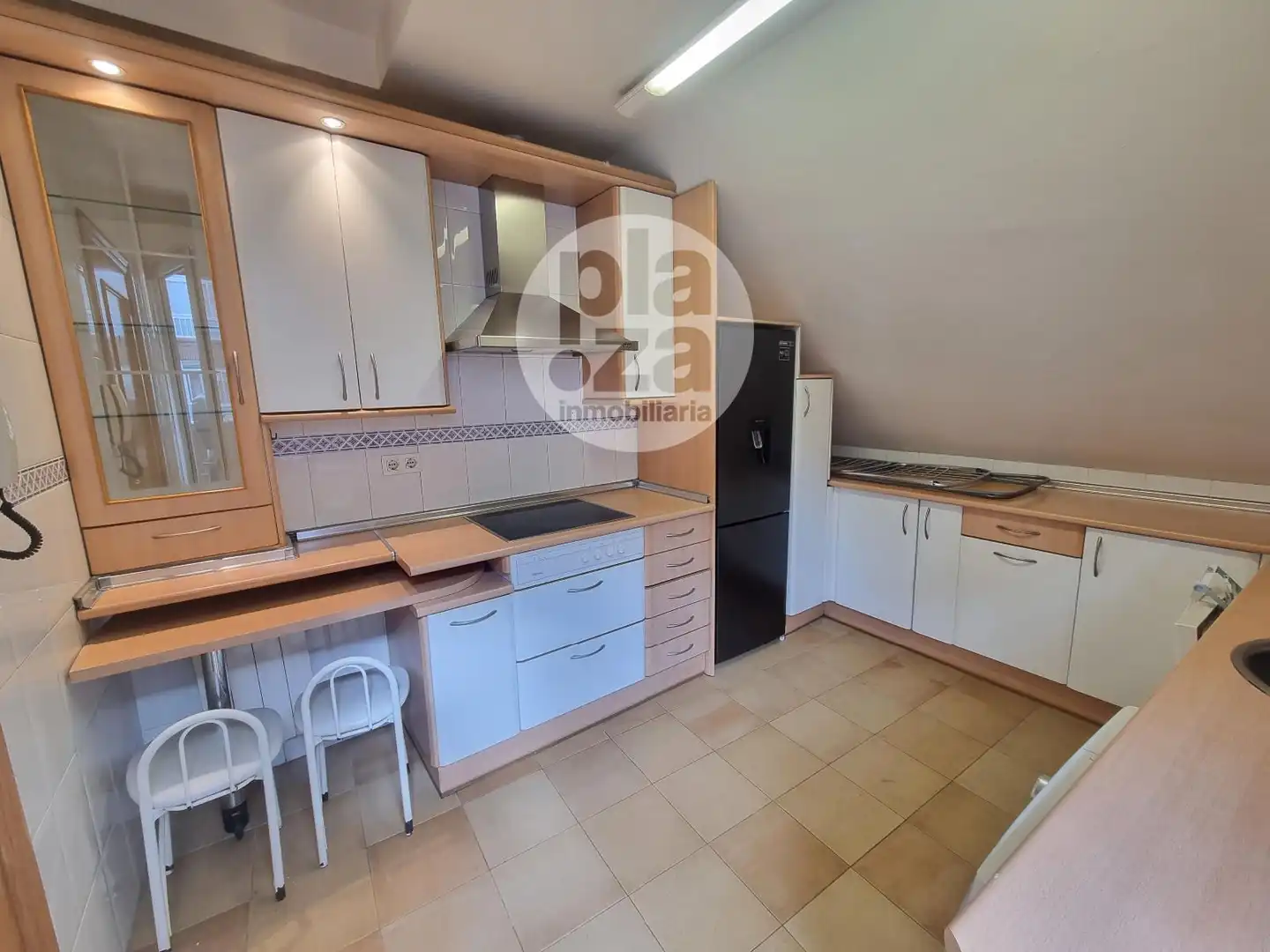 Cocina de Ático de alquiler en Burgos con Calefacción, Terraza y Trastero