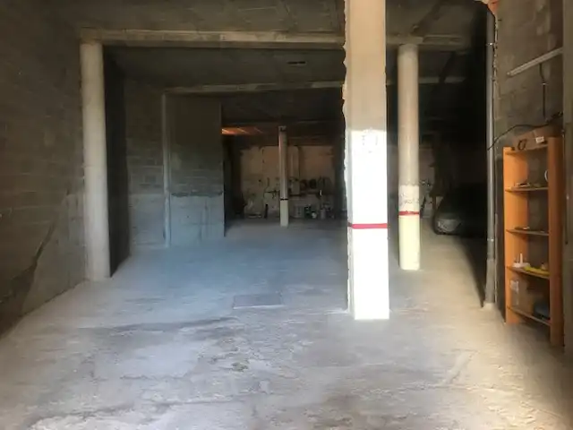Local comercial en venta en A Malata - Catabois - Ciudad Jardín, imagen 2