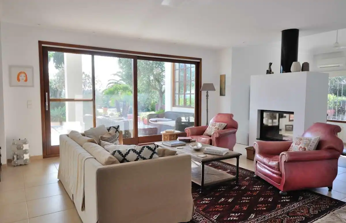 Sala d'estar de Casa o xalet en venda en Cervera del Maestre amb Aire condicionat, Calefacció i Jardí privat