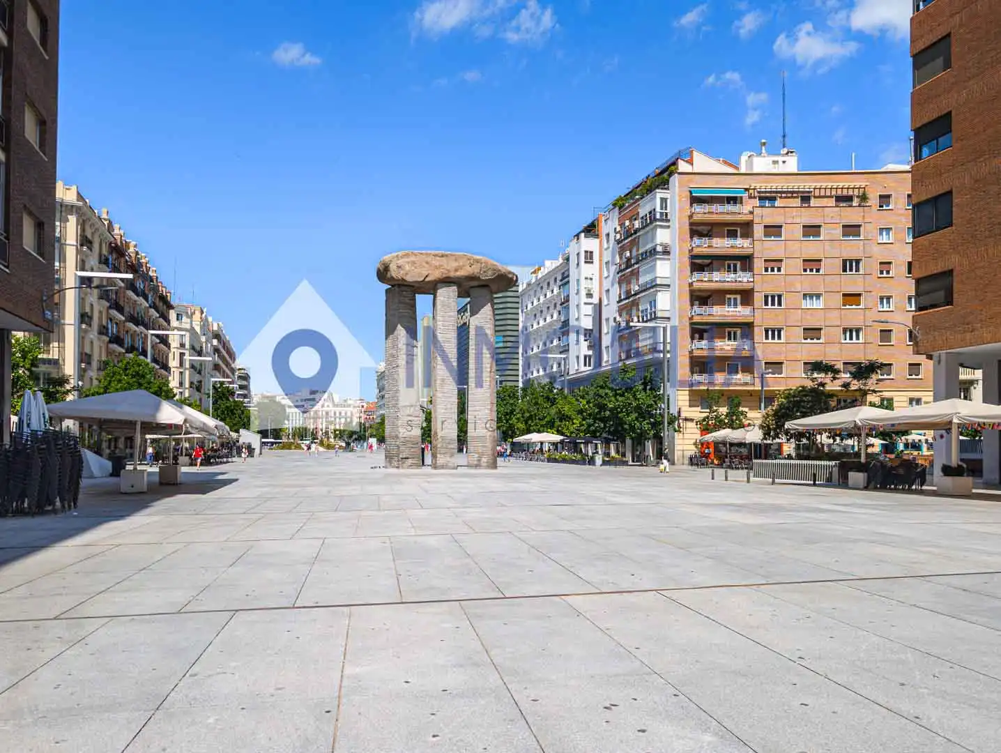 Vista exterior de Pis en venda en Madrid amb Calefacció