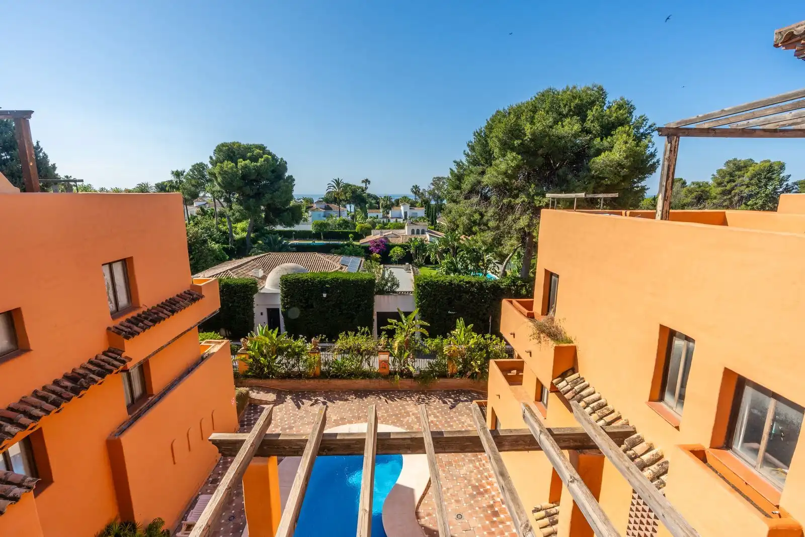 Jardín de Ático en venta en Estepona con Aire acondicionado, Terraza y Amueblado