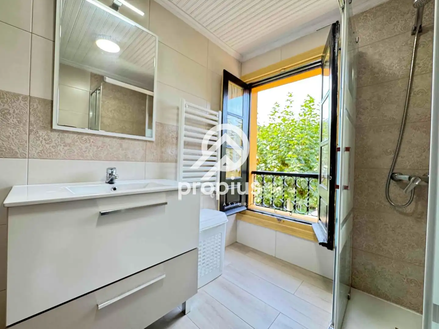 Baño de Casa o chalet en venta en Parres con Calefacción, Jardín privado y Parquet