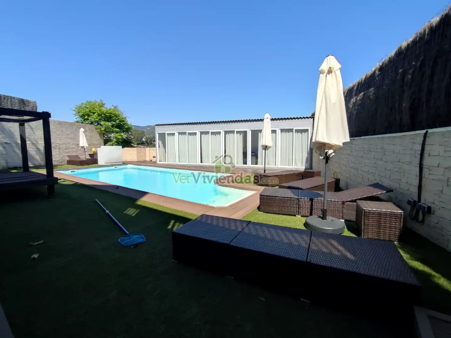Piscina de Casa o xalet en venda en Cervelló amb Aire condicionat, Calefacció i Jardí privat