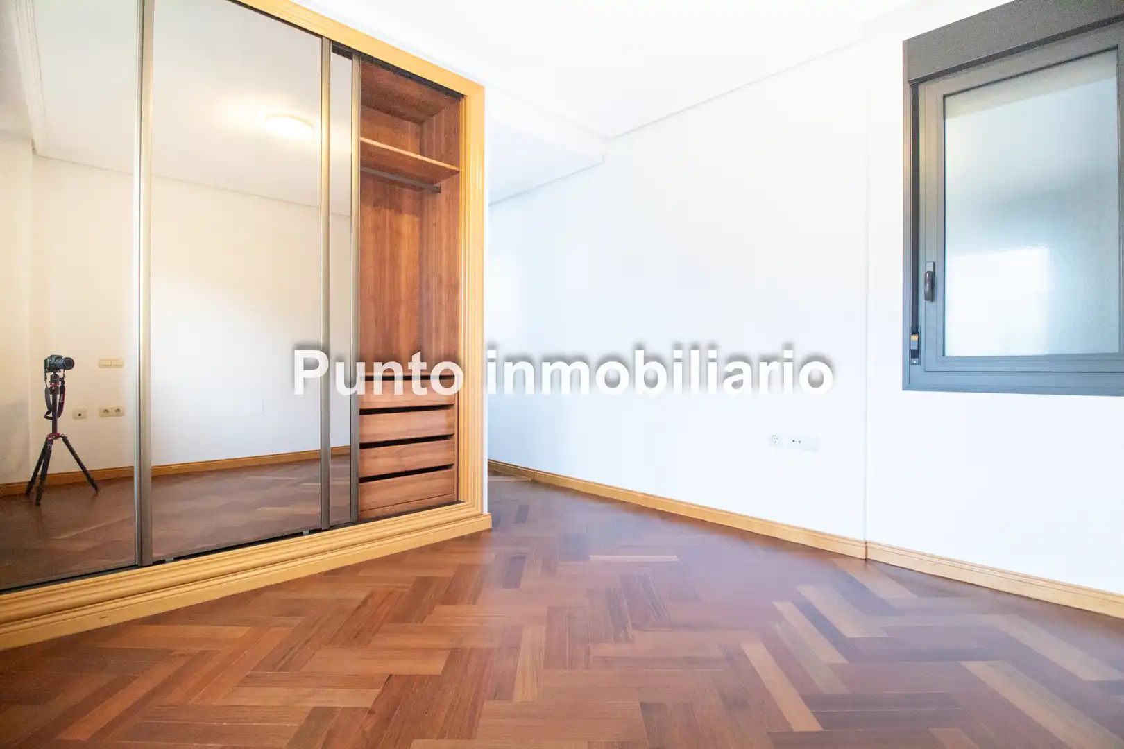 Living room of Flat for rent in Valladolid  with Heating and Parquet flooring