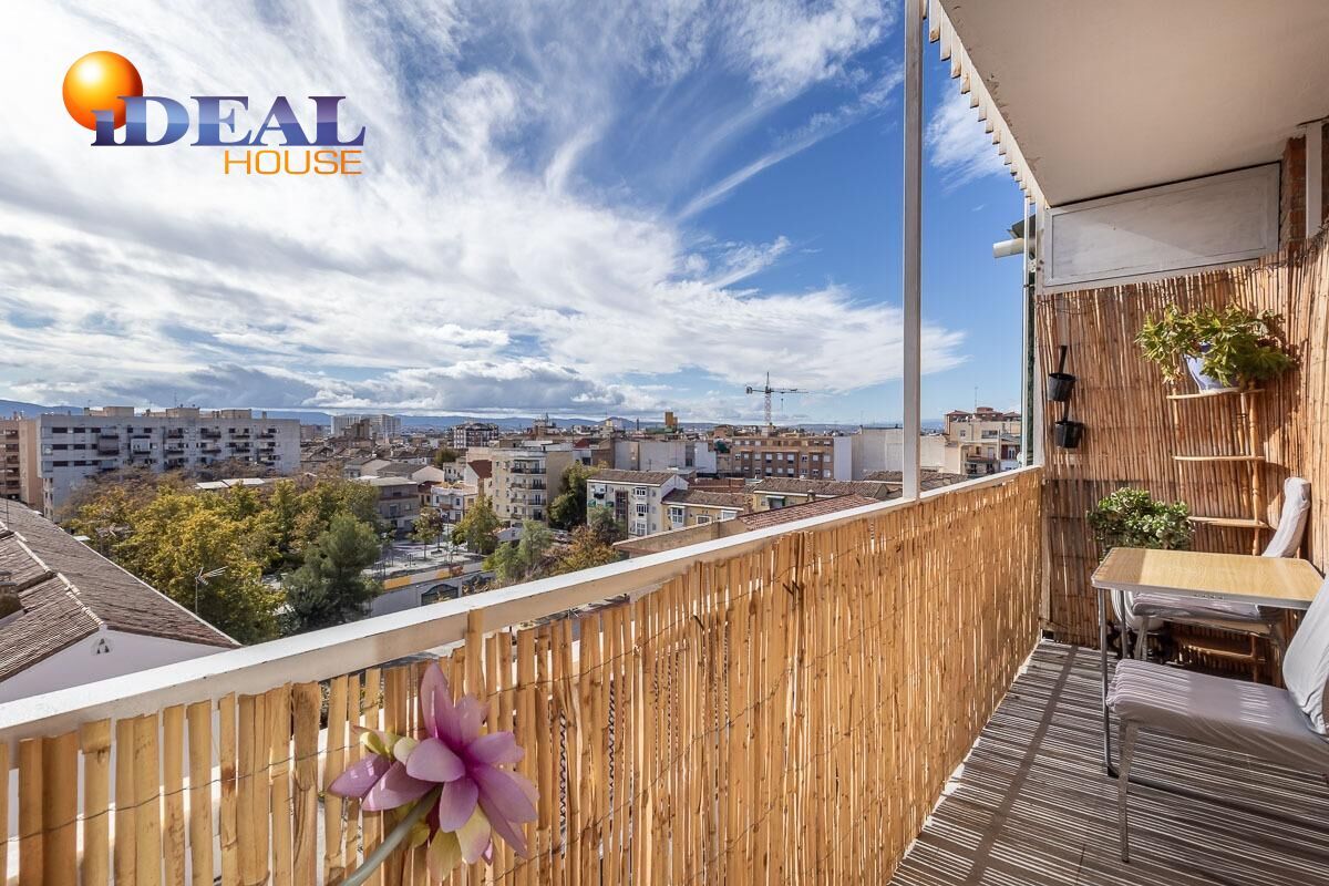 Terrassa de Pis en venda en  Granada Capital amb Aire condicionat