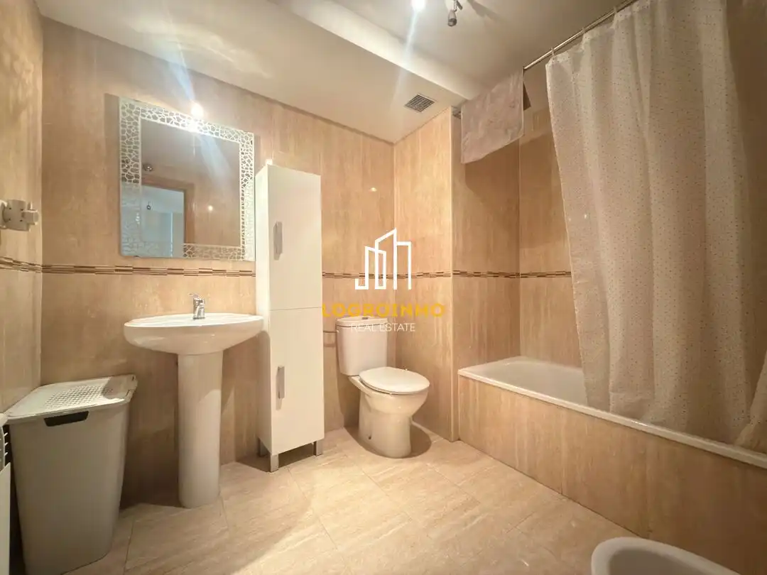Bathroom of Flat for sale in Murillo de Río Leza, La Rioja