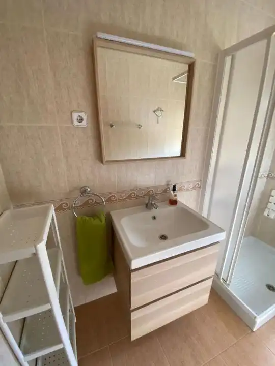 Bathroom of Flat for rent in Granada  with Air Conditioner, Heating and Furnished