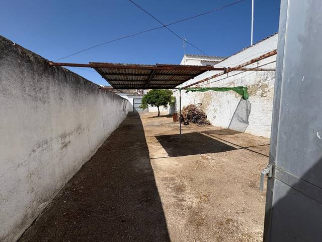 Casa-chalet en Venta en Monturque