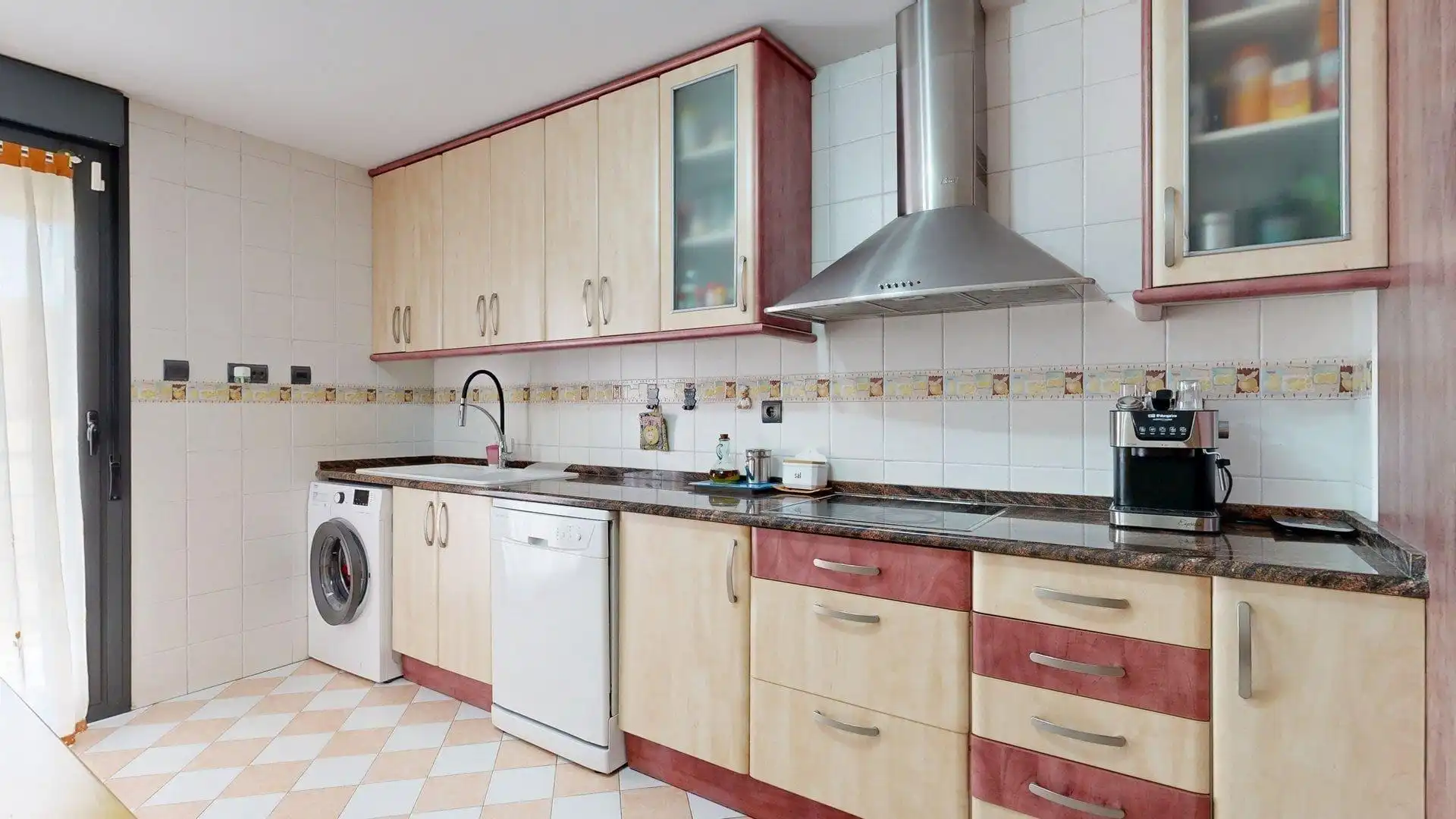 Küche von Haus oder Chalet zum Verkauf in Nuez de Ebro mit Klimaanlage, Heizung und Privatgarten