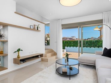 Chalet de obra nueva con piscina en venta en Calle Isla de Espardell
