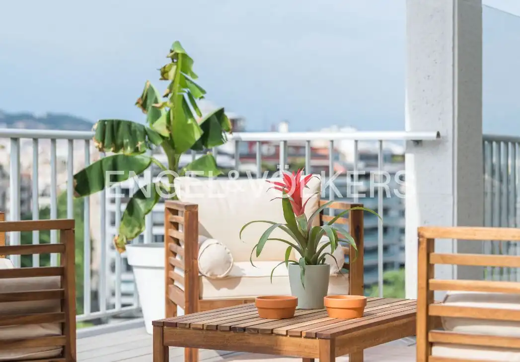 Terrasse von Dachboden zum Verkauf in Barcelona mit Klimaanlage, Heizung und Parkett