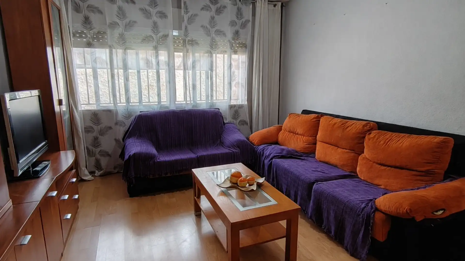 Living room of Flat for sale in Alcalá de Henares  with Heating and Furnished