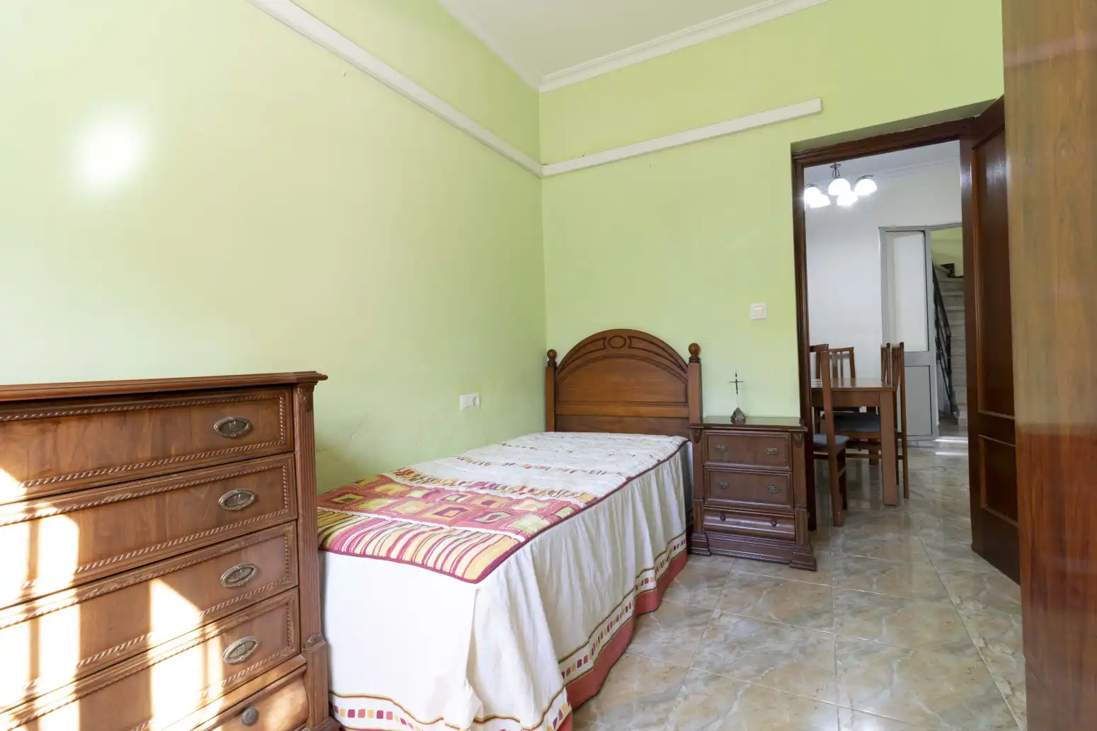 Habitación de Casa adosada en venta en Sevilla con Aire acondicionado