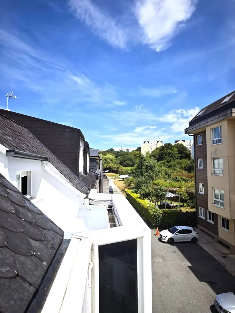 Vista exterior de Casa adosada en venda en Culleredo amb Moblat, Forn i Rentadora