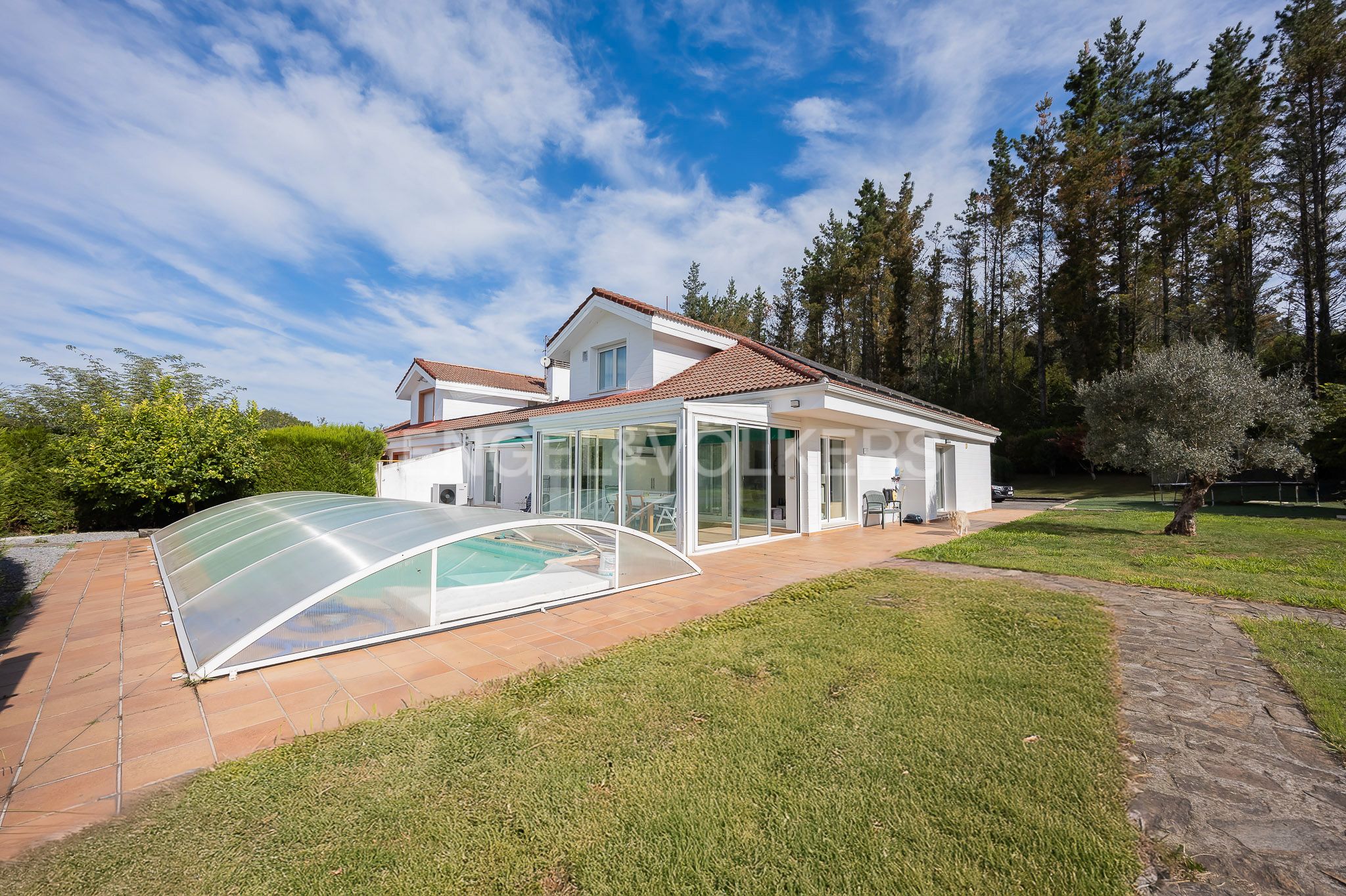 Piscina de Casa adosada en venta en Larrabetzu con Aire acondicionado, Calefacción y Jardín privado