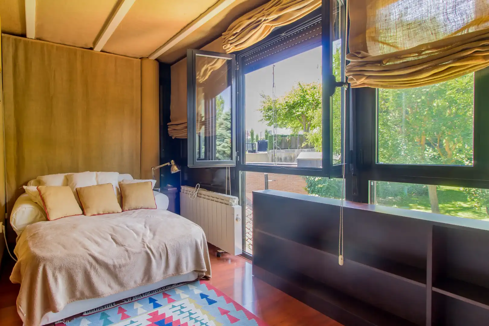 Dormitori de Casa o xalet en venda en Las Rozas de Madrid amb Aire condicionat, Calefacció i Jardí privat