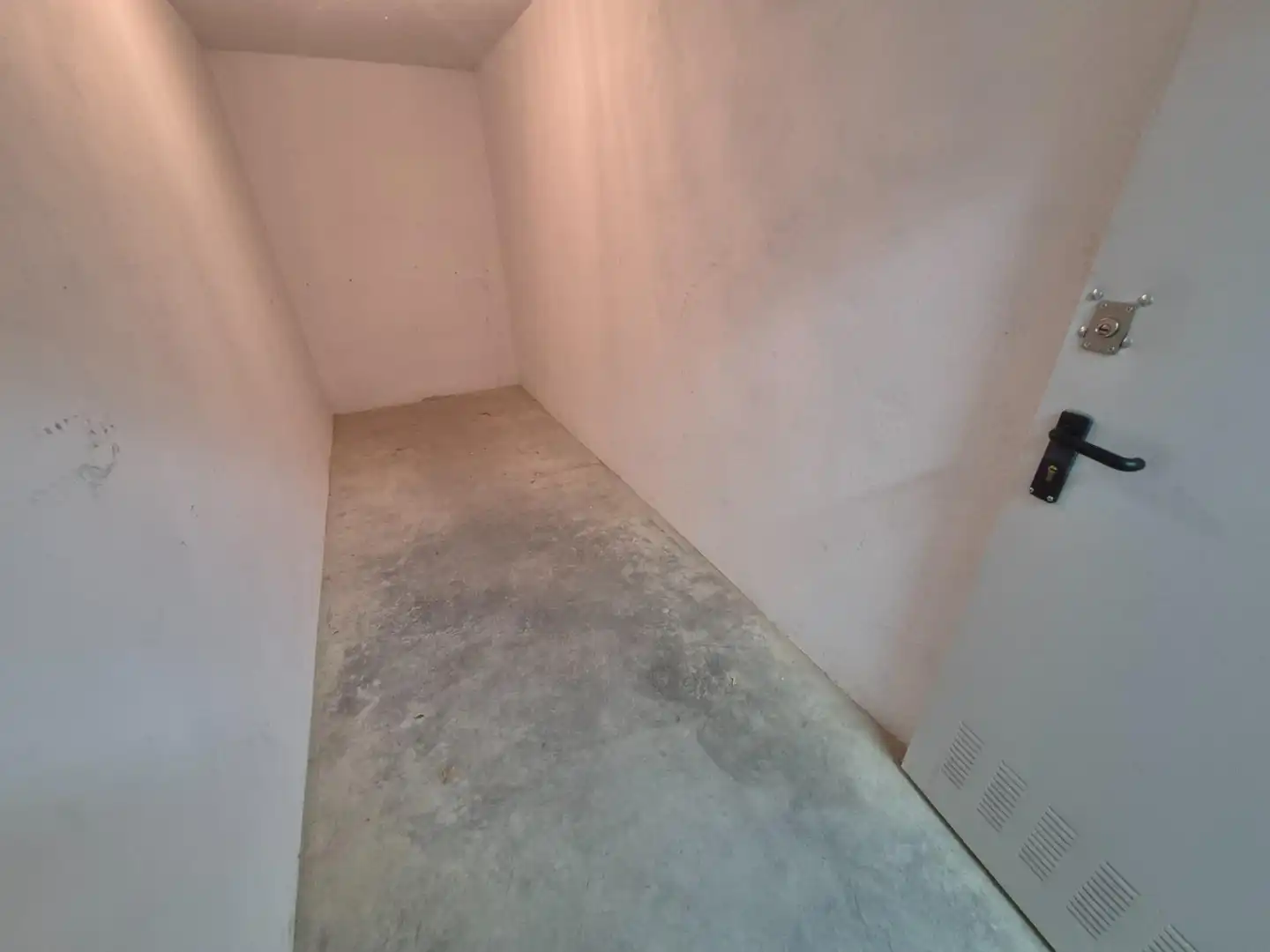 Flat for sale in Aldaia  with Air Conditioner, Private garden and Storage room