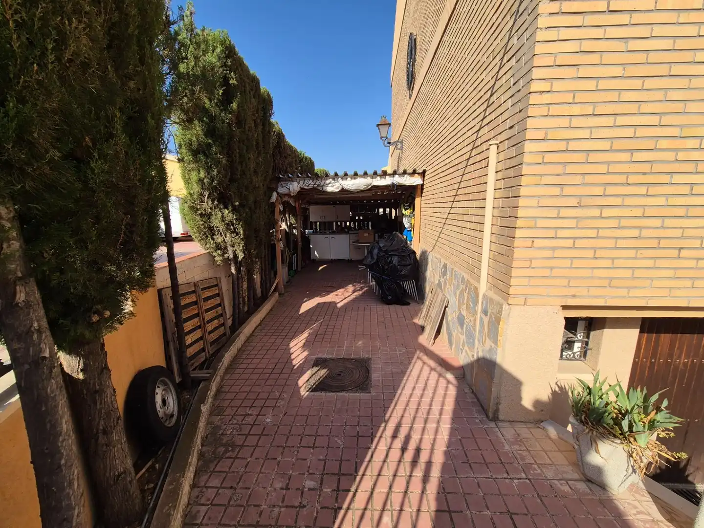 Aparcament de Casa o xalet en venda en Petrer amb Calefacció, Jardí privat i Terrassa