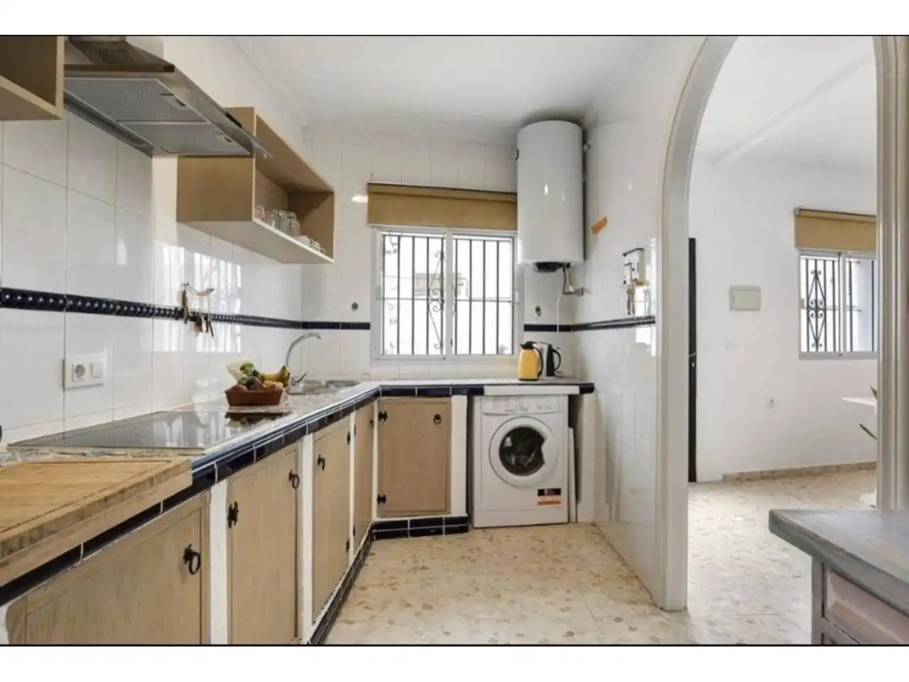Cuina de Casa o xalet en venda en Conil de la Frontera amb Aire condicionat, Calefacció i Terrassa