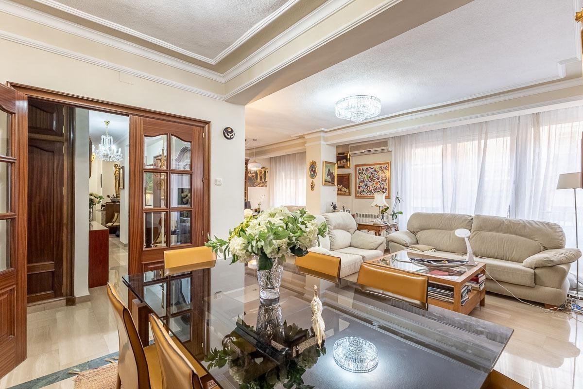 Living room of Flat for sale in  Granada Capital  with Air Conditioner and Heating