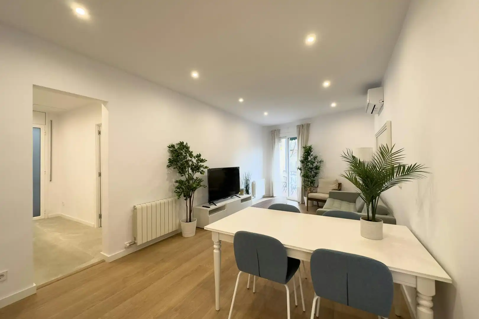 Living room of Flat for rent in Barcelona  with Air Conditioner, Heating and Furnished