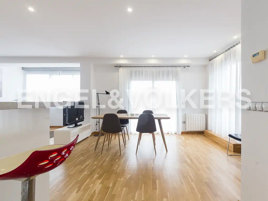Sala d'estar de Àtic de lloguer en Valencia amb Aire condicionat, Calefacció i Parquet
