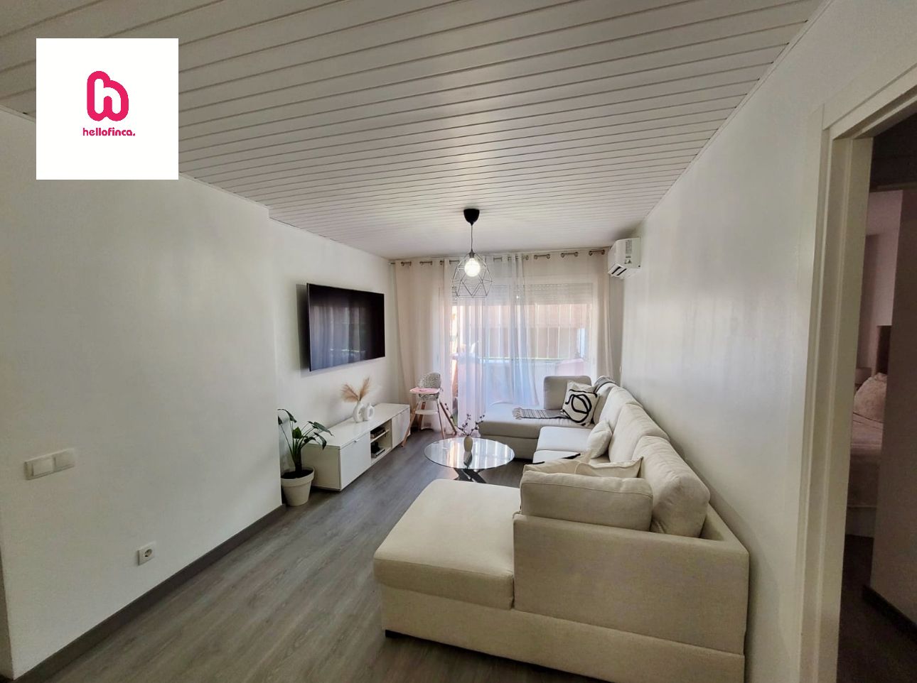 Sala d'estar de Planta baixa en venda en Gelida amb Aire condicionat, Calefacció i Parquet