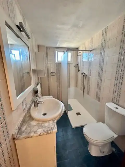 Baño de Apartamento de alquiler en Benicasim / Benicàssim con Terraza y Trastero