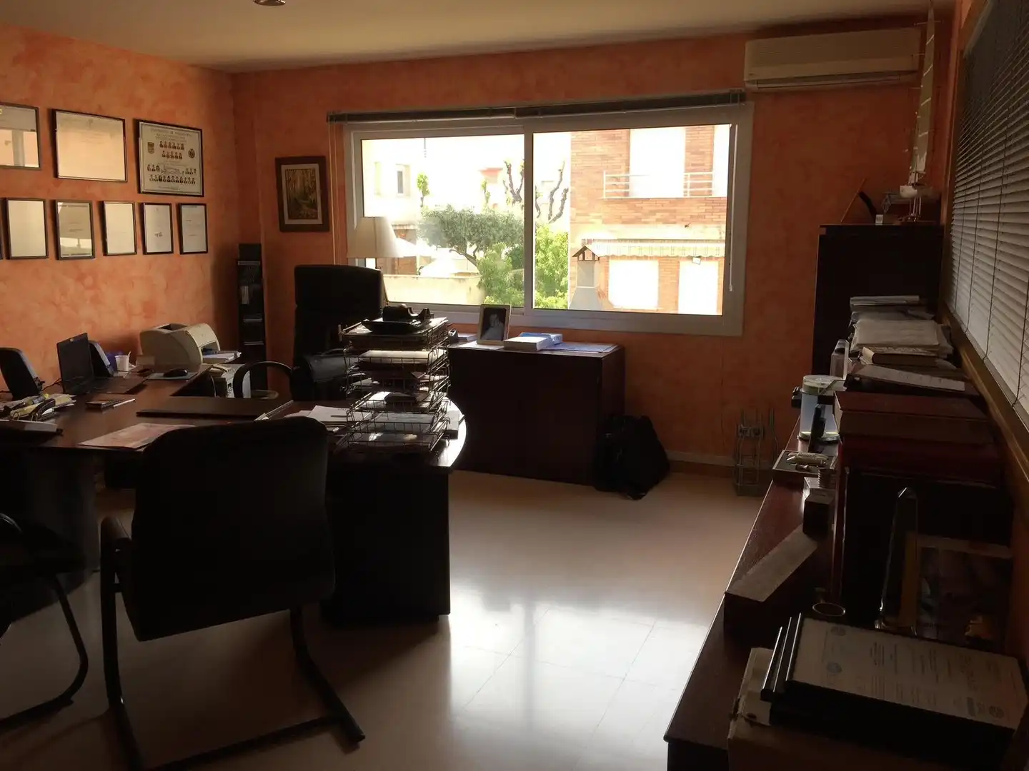Büro zur Miete in Vilanova i la Geltrú mit Heizung und Abstellraum