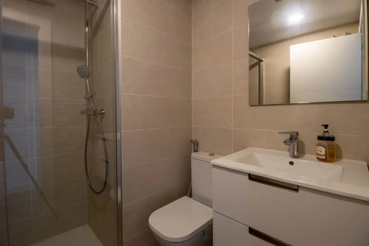 Bany de Apartament de lloguer en Estepona amb Aire condicionat, Calefacció i Terrassa