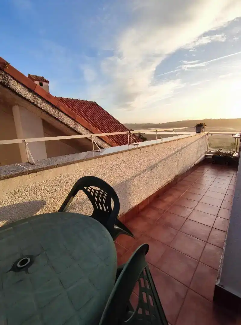 Terrassa de Àtic de lloguer en Miengo amb Parquet, Moblat i Forn