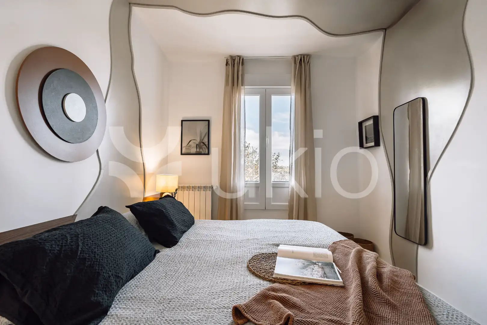 Dormitori de Apartament de lloguer en Madrid amb Aire condicionat, Calefacció i Terrassa