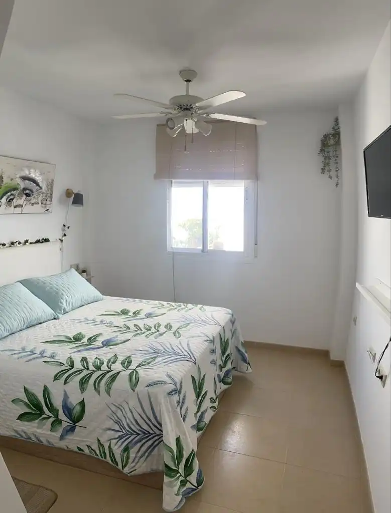 Schlafzimmer von Dachboden zum Verkauf in Pulpí mit Klimaanlage, Heizung und Privatgarten