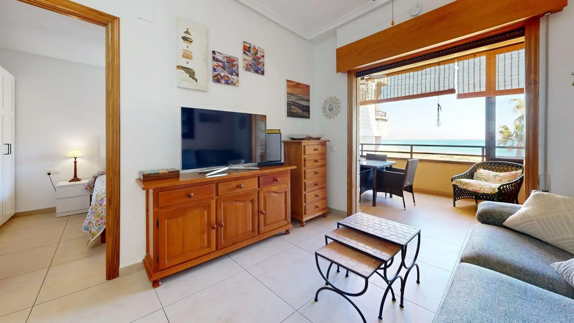 Sala d'estar de Apartament de lloguer en Elche / Elx amb Calefacció, Jardí privat i Terrassa