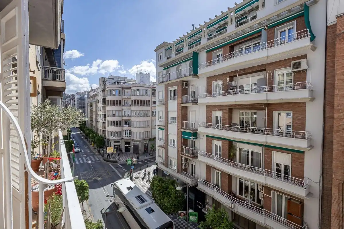 Flat with terrace for sale in Calle RECOGIDAS 48, imagen 4
